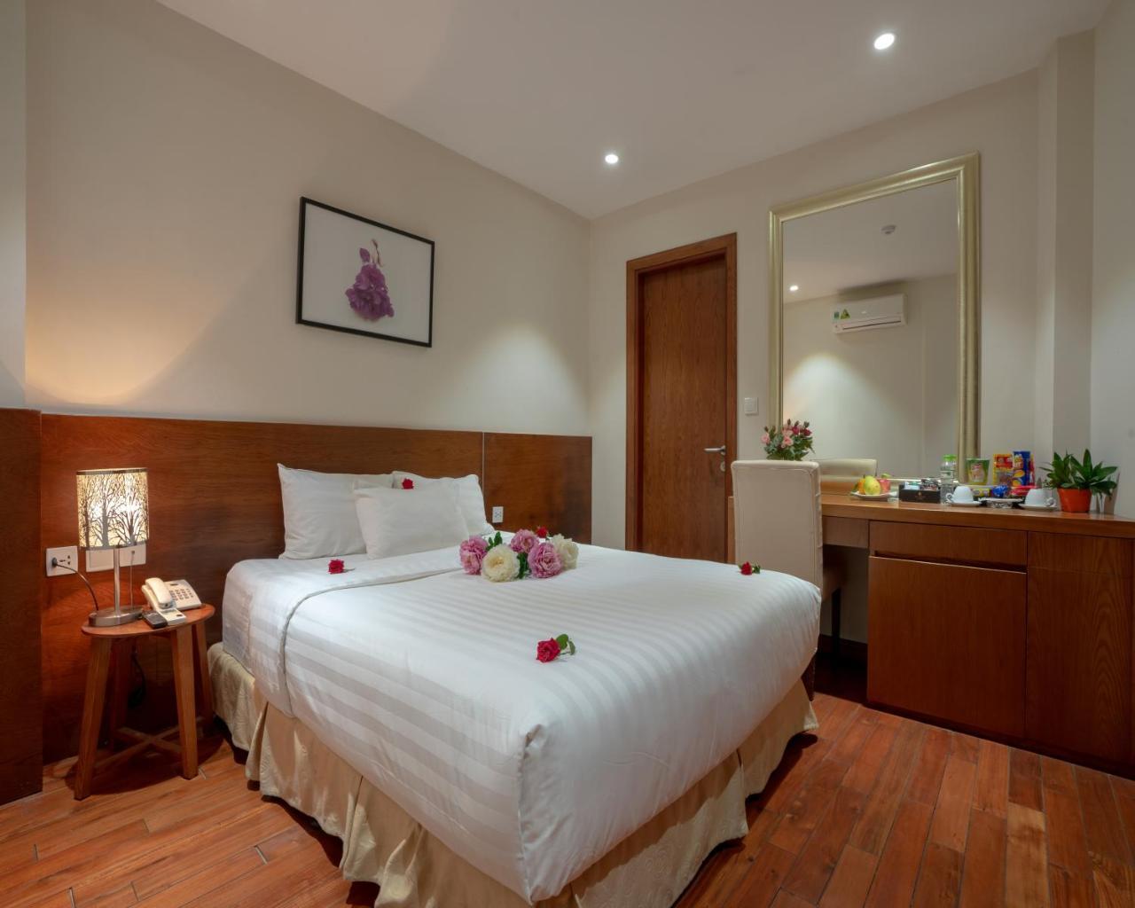 Hotel Hovi Universal - My Hanoï